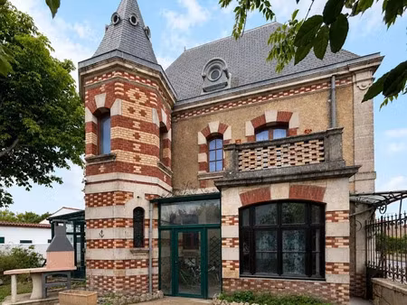 vente manoir 10 pièces 331 m² à saint-pierre-d'oléron (17310)  470 250 €
