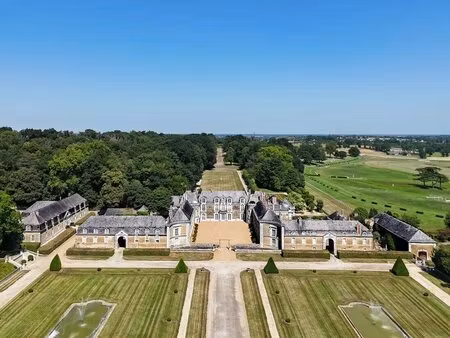 « un château quasi royal » le plus beau et le plus remarquable château du xviiie siècle en