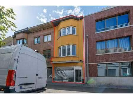 maison d'habitation avec possibilite activite commerciale
