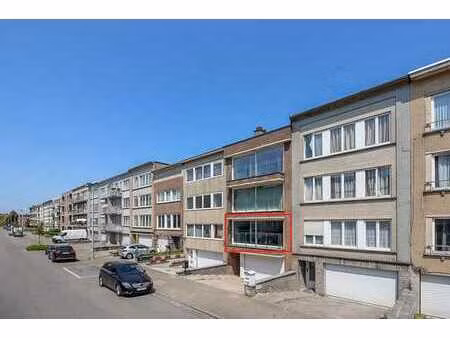 a louer - appartement 2 chambres + jardins
