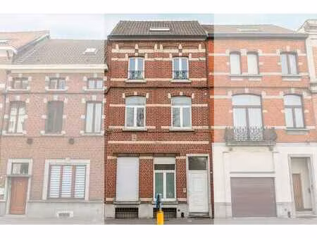 immeuble de rapport à vendre avec 3 appartements (±90 m²)