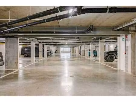 ondergrondse autostaanplaats op gunstige ligging te koop in