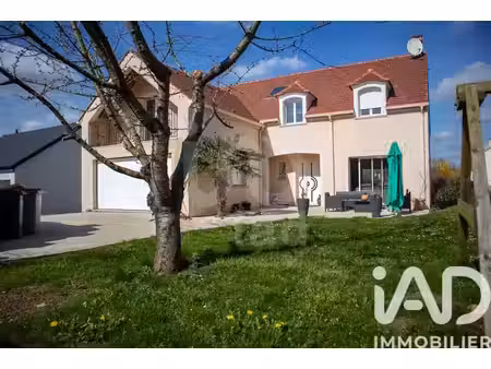 vente maison 8 pièces 210 m² à férolles-attilly (77150)  579 000 €