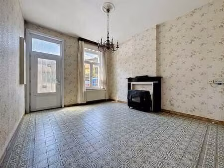maison deux chambres poss. 3 avec cour