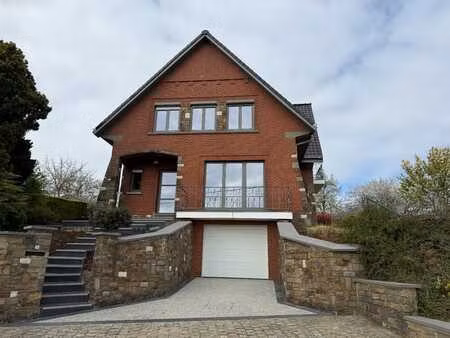 villa avec 3 chambres dans un endroit calme