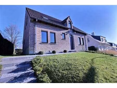 villa classique dans le centre de waterloo