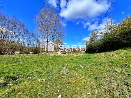 terrain constructible sur secteur recherché.