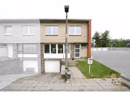 maison familiale avec jardin et garage à dampremy