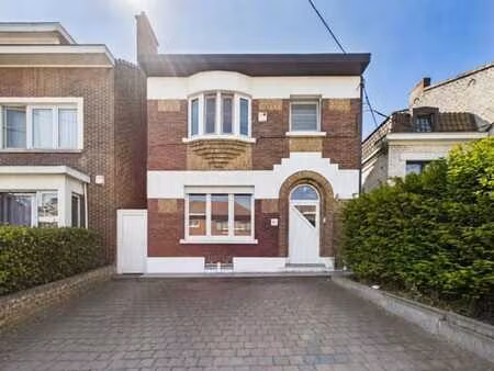 à vendre : maison de maitre 4 façades avec jardin !