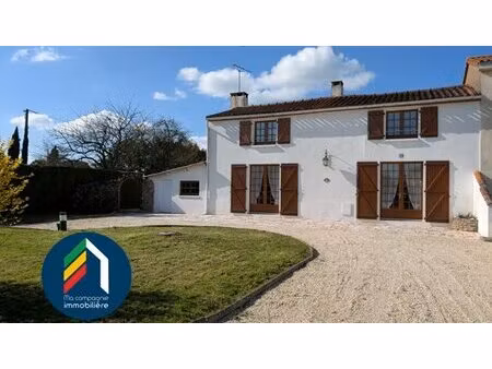 charmante maison familiale + dépendance à 15 mins des herbiers