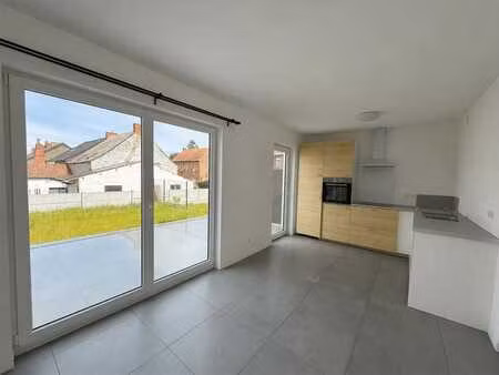 maison récemment construite sur les hauteurs de péruwelz