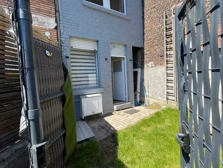 maison 2 chambres à seraing avec cour