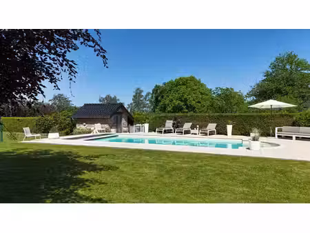 sous option - villa de standing à neupré avec grande piscin