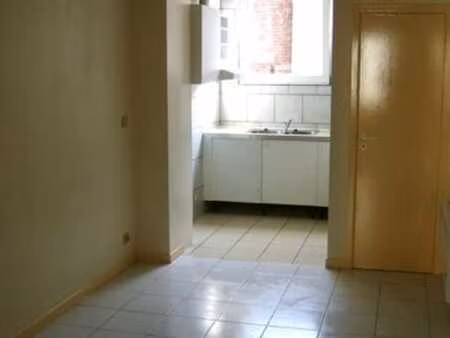 studio de +/- 31m² avec mezzanine  quartier des étangs noirs