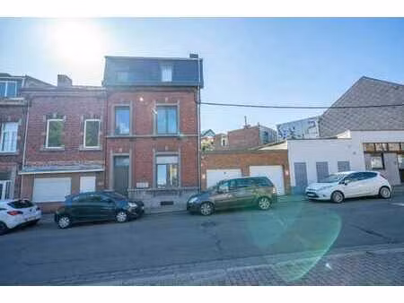 duplex 2 chambres avec garage  caves  terrasse et jardin