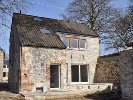 bel appartement dans une petite dépendance d'un château