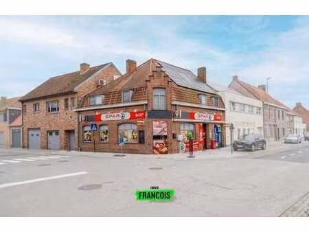 local commercial avec appartement spacieux et entrepôt à ve…