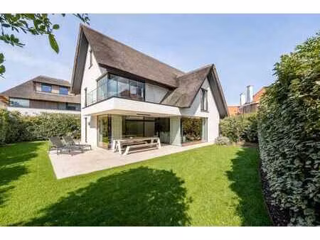 exclusivité: magnifique villa située dans un charmant sentie