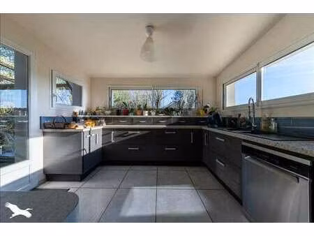 vente maison à dompierre-sur-yon (85170) : à vendre / 153m² dompierre-sur-yon