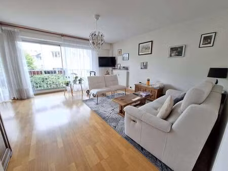 location appartement 3 pièces à lisieux (14100) : à louer 3 pièces / 80m² lisieux