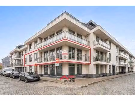 centrum lokeren - onder de kerktoren - prachtig appartement!