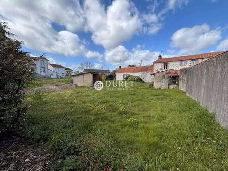 vente terrain à cugand (85610) : à vendre / 575m² cugand