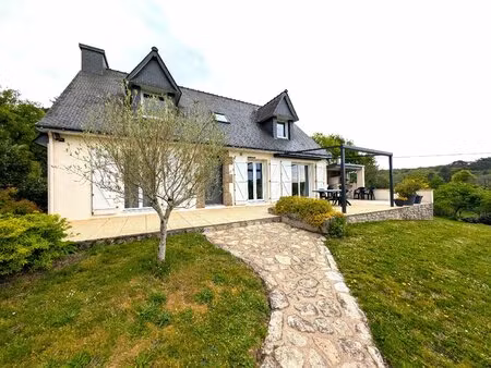 charmante maison sur sous-sol  5 chambres  sur 25800 m2