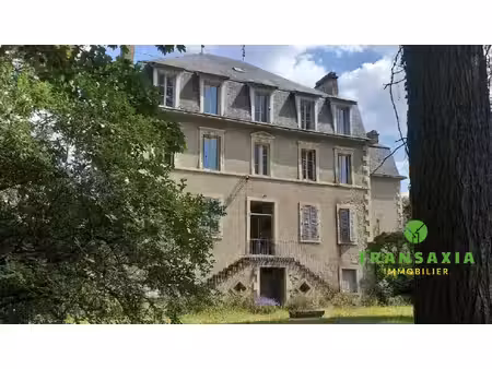 ancien hôtel xix? — 671 m²  13 chambres  parc 4 000 m² ?