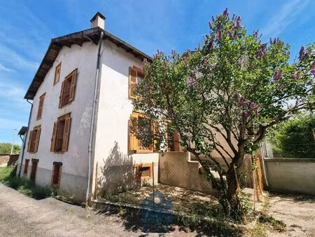maison 4 pièces 100m2 avec dépendance  cours et jardin à arlanc.