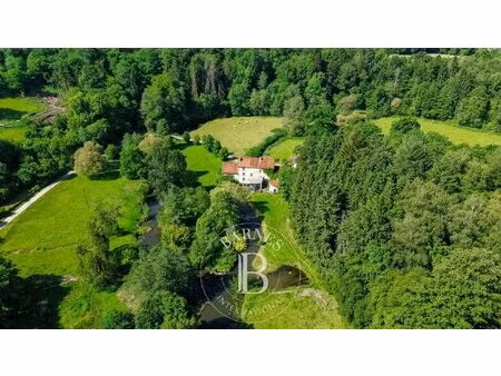 ancien moulin sur une parcelle de 7 hectares