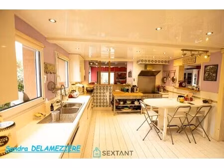 maison de caractère  jardin clos  terrasses et dépendance