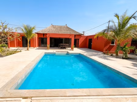 en residence de standing  villa etat neuf  3 chambres sur un beau terrain arbore de 1000 m