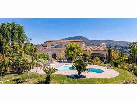 maison avec piscine et terrasse colomars (06)