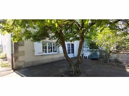 maison de campagne 5 chambres – grand terrain  dépendances  jardin et serre