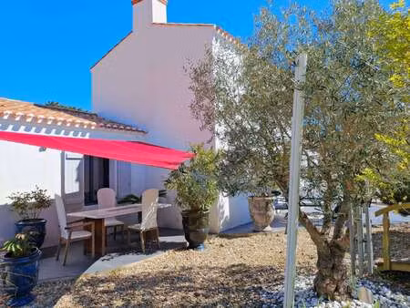 vente maison viager à noirmoutier-en-l'île (85330) : à vendre viager / 107m² noirmoutier-e