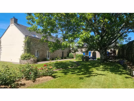 morbihan  proche vannes  charmante maison de 5 chambres et deux gîtes de 3 chambres  au co