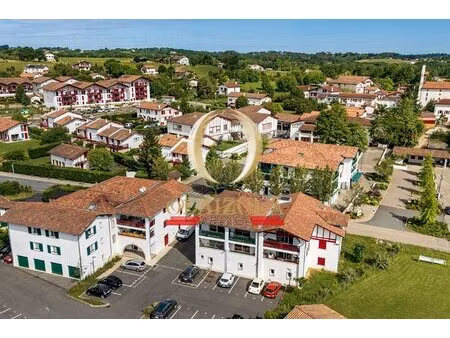 ahetze - appartement très récent en dernier étage avec terrasse et garage au coeur du...