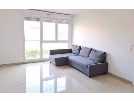 location appartement  m² t-2 à bondy  960 €
