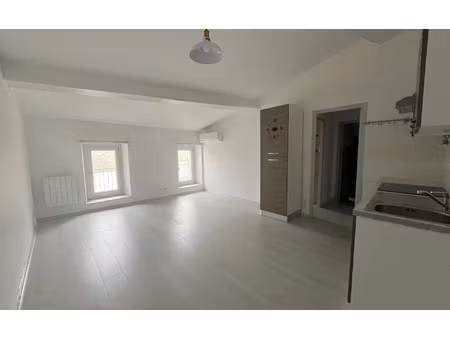 location appartement  m² t-2 à castelnaudary  500 €
