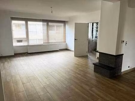 quartier matteotti - appartement entièrement rénové à louer