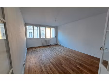 location appartement  70 m² t-3 à limoges  695 €