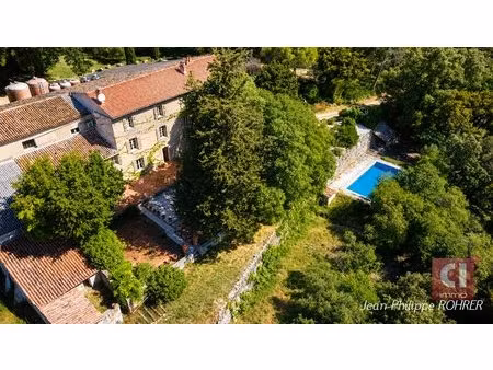 maison de prestige domaine viticole à vendre à besse-sur-issole