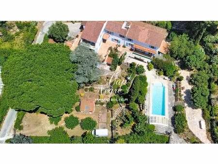 propriété de 300 m2 située à quelques pas de la magnifique plage de saint-clair