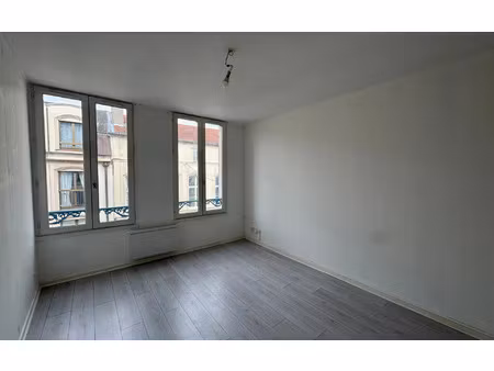 location appartement  m² t-2 à bar-le-duc  385 €