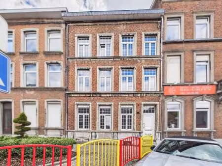 bâtiment de rapport 3 logements dans le centre de dison