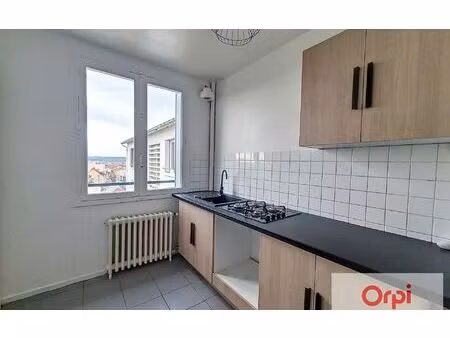 location appartement  55.61 m² t-3 à montluçon  400 €