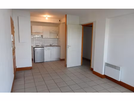 location appartement  m² t-1 à périgny  632 €