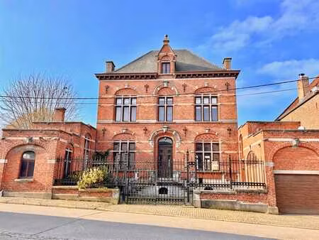 magnifique maison bourgeoise avec de grands espaces & jardin