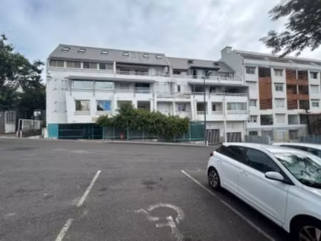 t2 de 57 m² ste clotilde à 81 750 €