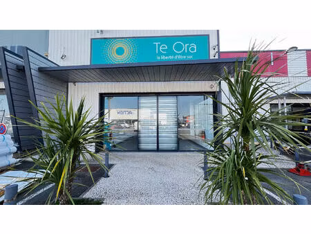 location local commercial  108.00m²  royan